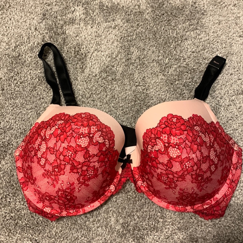 VS Red Lacy Bra